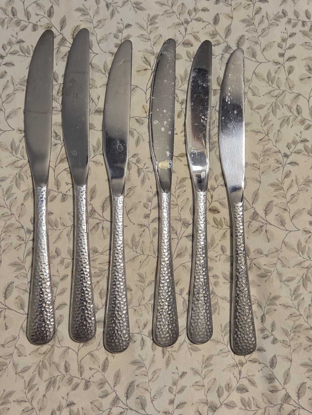 Cambridge Hammered Stainless Steel Dinner Knives Set of 6 - Silver